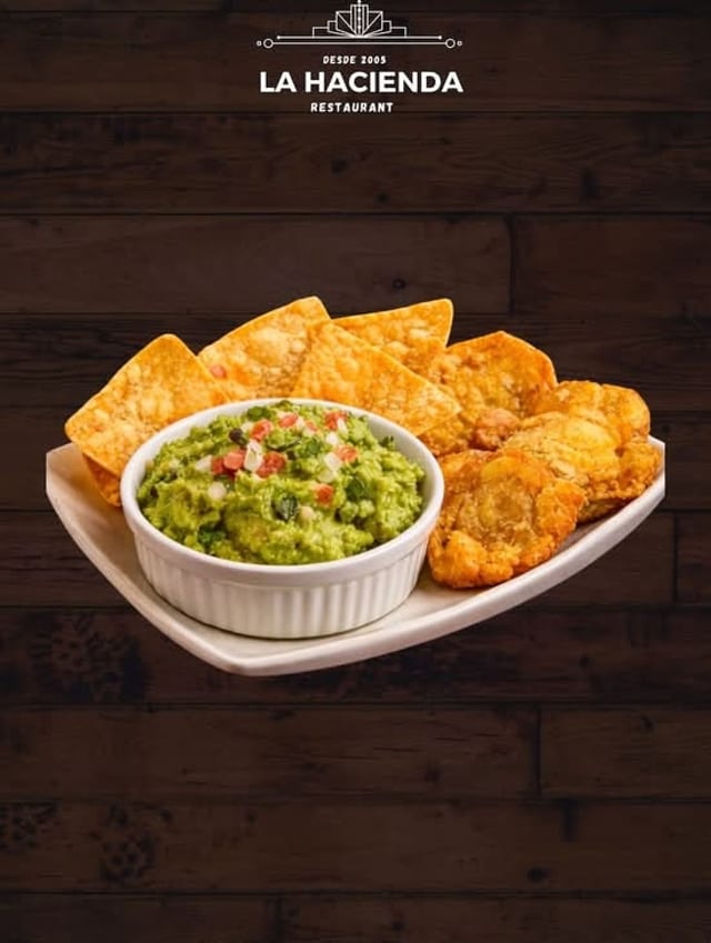 Guacamole con Tostones.